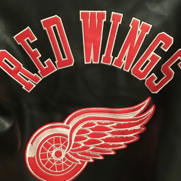 🔥🔥Vintage, chest =27, arm width 9, sleeves 26, shell polyvinyl, gorgeous 🔥 - Picture 4 of 9